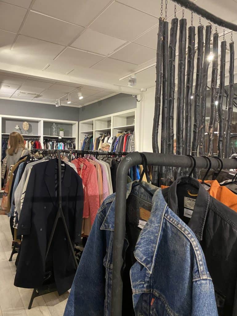 Guide to Second Hand shopping in Finland KATHRIN DETER