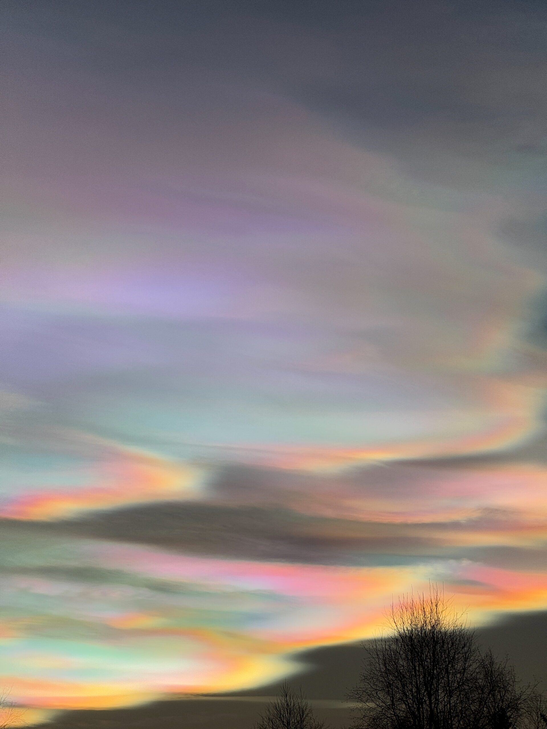 mother-of-pearl clouds in syöte